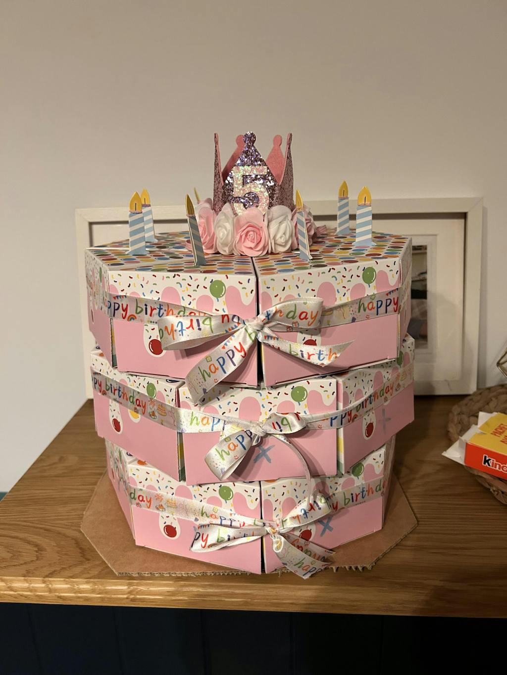 Cutie felie tort cu lumânare - multicolor (set 50 buc)