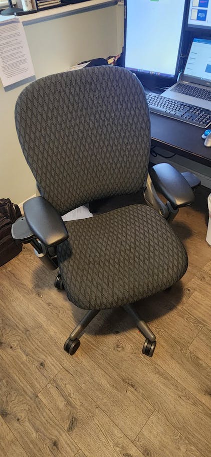 Office Chair Aeron Chair Vs Steelcase Leap Herman Miller Embody Vs