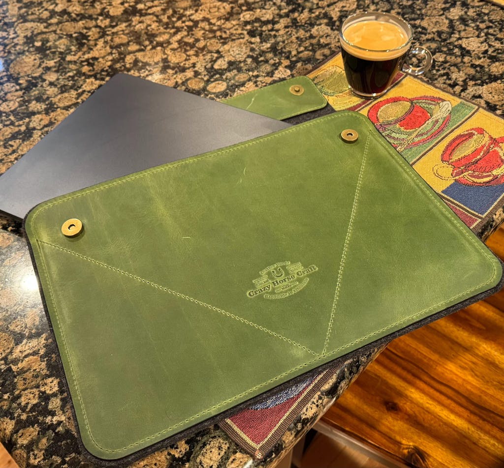 Leather MacBook Pro/Air sleeve, case | Alpine Green