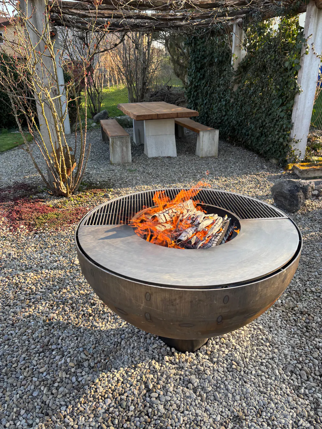 Recipiente per il fuoco con anello per grigliare, regolabile in altezza 100, acciaio inox