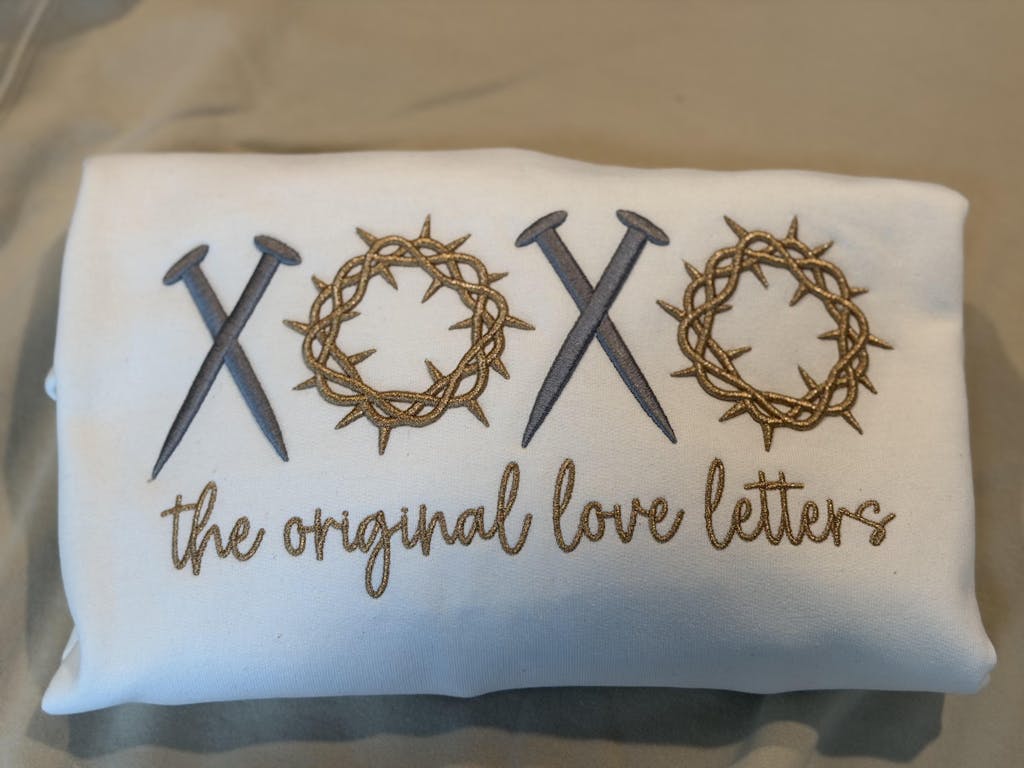 XOXO Nails and Crown 3D Puff  Machine Embroidery Design