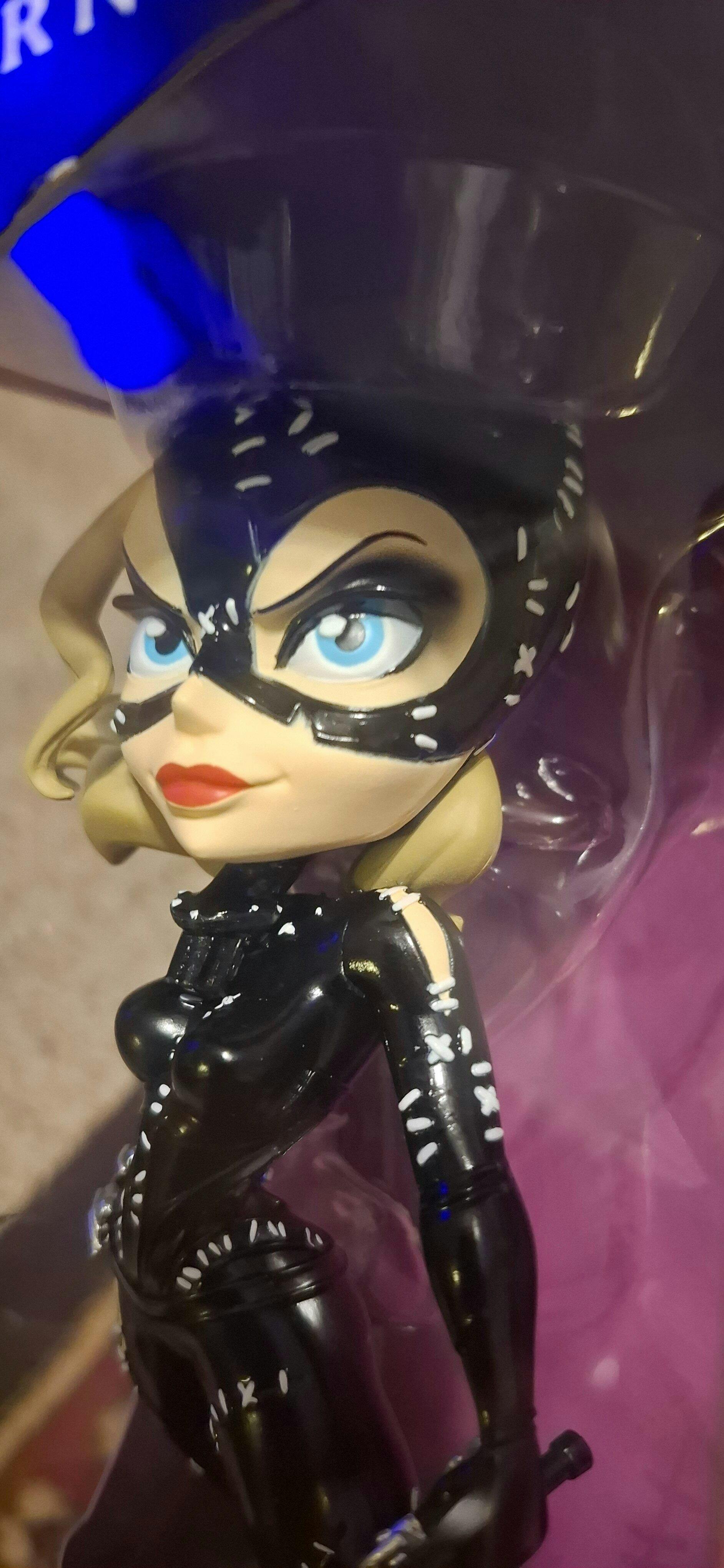 ✷CATWOMAN MOVIE STATUE Catwoman Movie Collectible — Cryptozoic Entertainment