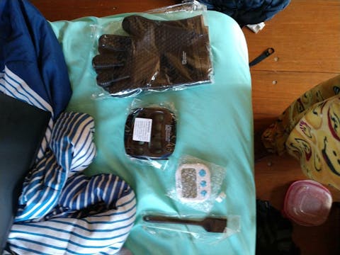 ULTIMATE SET - BBQ Gift Set & Smoker Accessories - BBQ Gloves, Meat Claws, Meat Thermometer, Timer & Brush - BBQ & Smoker Tools (Black)