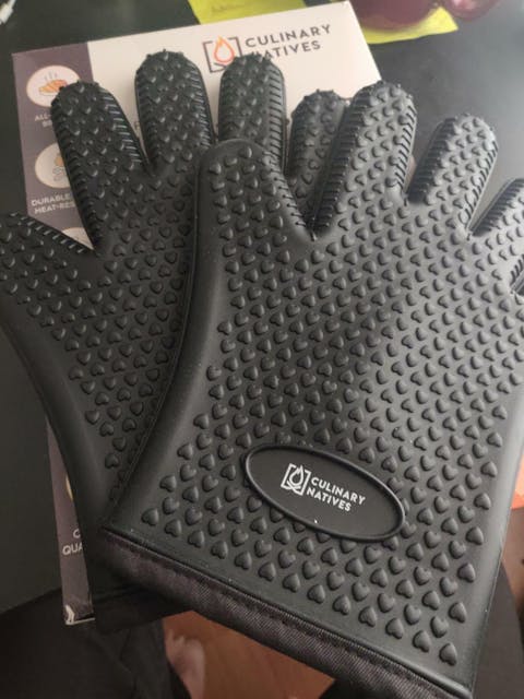 ULTIMATE SET - BBQ Gift Set & Smoker Accessories - BBQ Gloves, Meat Claws, Meat Thermometer, Timer & Brush - BBQ & Smoker Tools (Black)