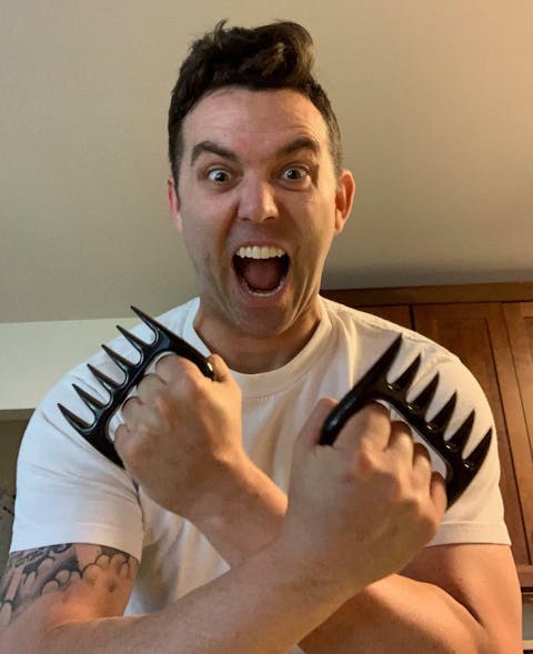 ULTIMATE SET - BBQ Gift Set & Smoker Accessories - BBQ Gloves, Meat Claws, Meat Thermometer, Timer & Brush - BBQ & Smoker Tools (Black)