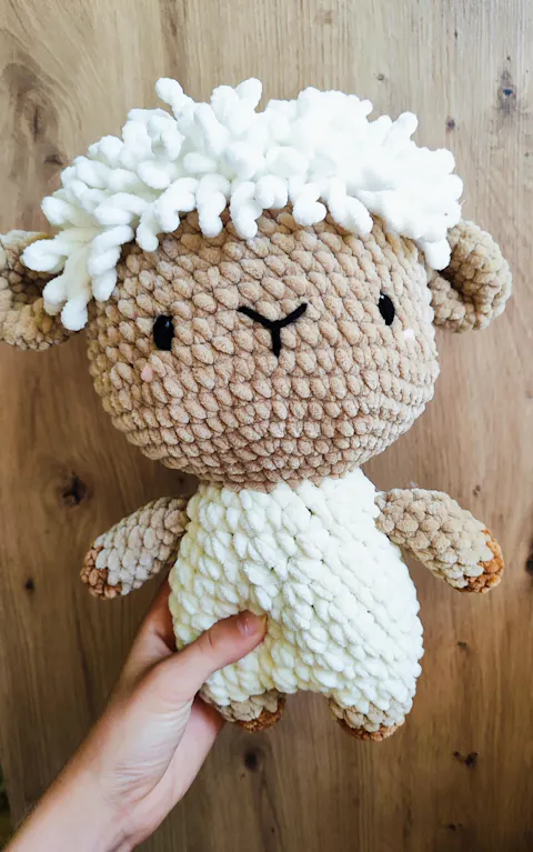Lola the Lamb | Amigurumi Pattern