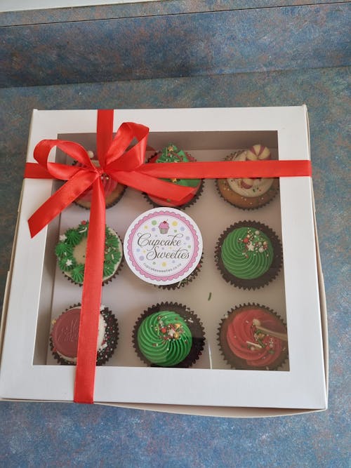Christmas Cupcake Gift Box | Wellington Delivery