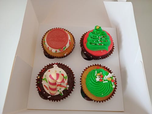 Christmas Cupcake Gift Box | Wellington Delivery