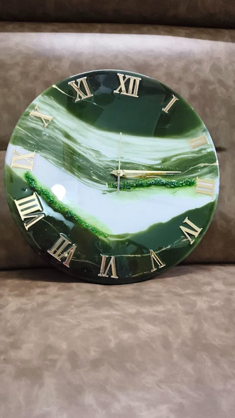 Black And White Beauty In the House Resin The Resin Art Resin Wall Clock