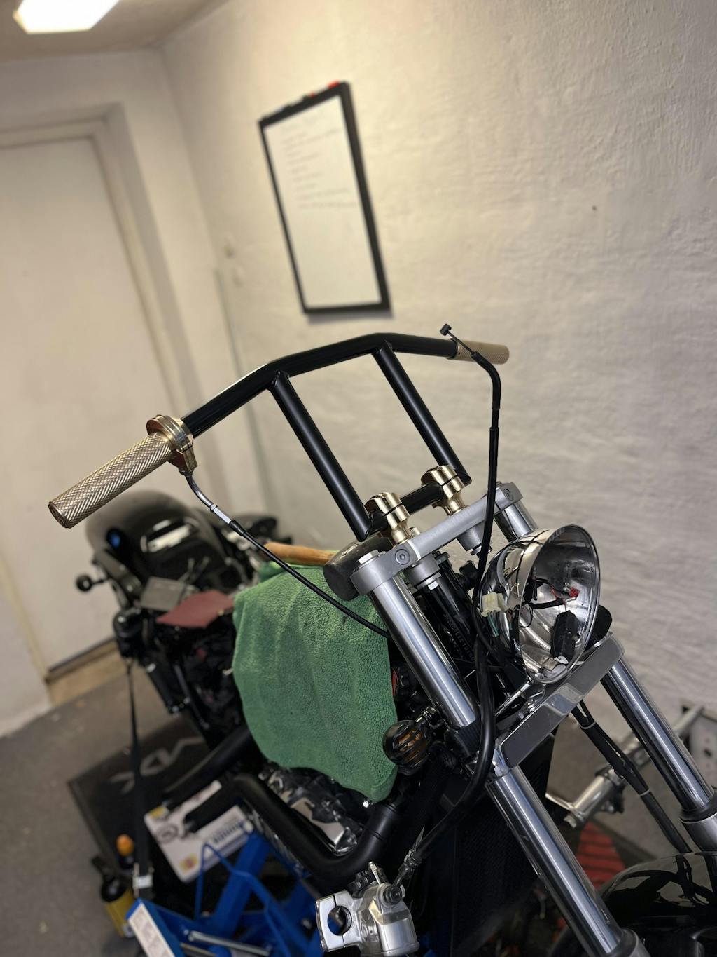 Westland Customs 1" Window Handlebars Black