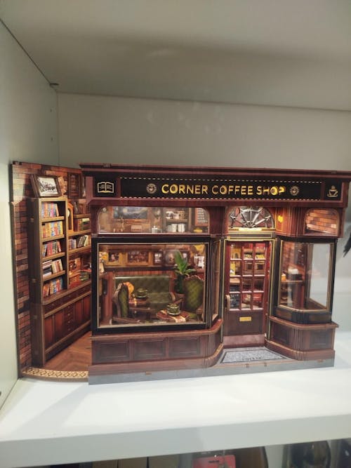 CUTEBEE DIY Dollhouse Kit | CORNER COFFEE SHOP