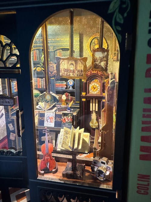 CUTEBEE DIY Book Nook Kit | Owl Bookstore