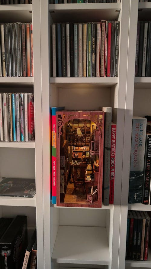 CUTEBEE DIY Book Nook Kit (The Secret Rhythm)