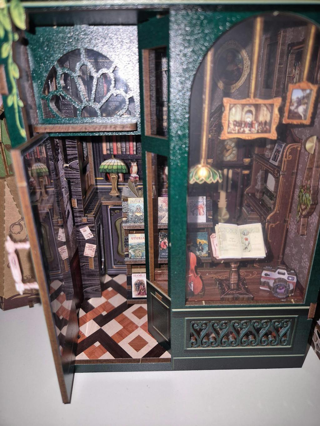 CUTEBEE DIY Book Nook Kit | Owl Bookstore