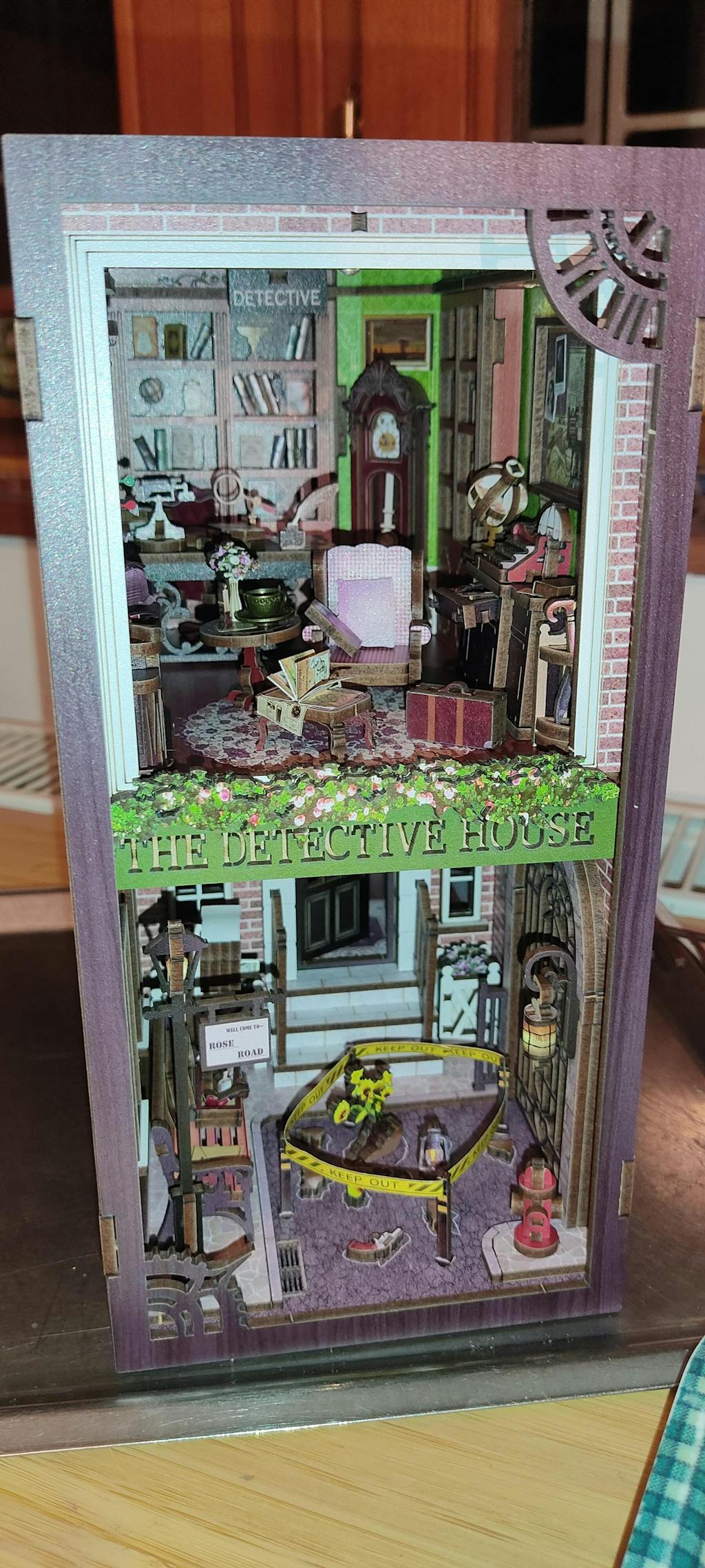 CUTEBEE DIY Book Nook Kit（Rose Detective Agency）