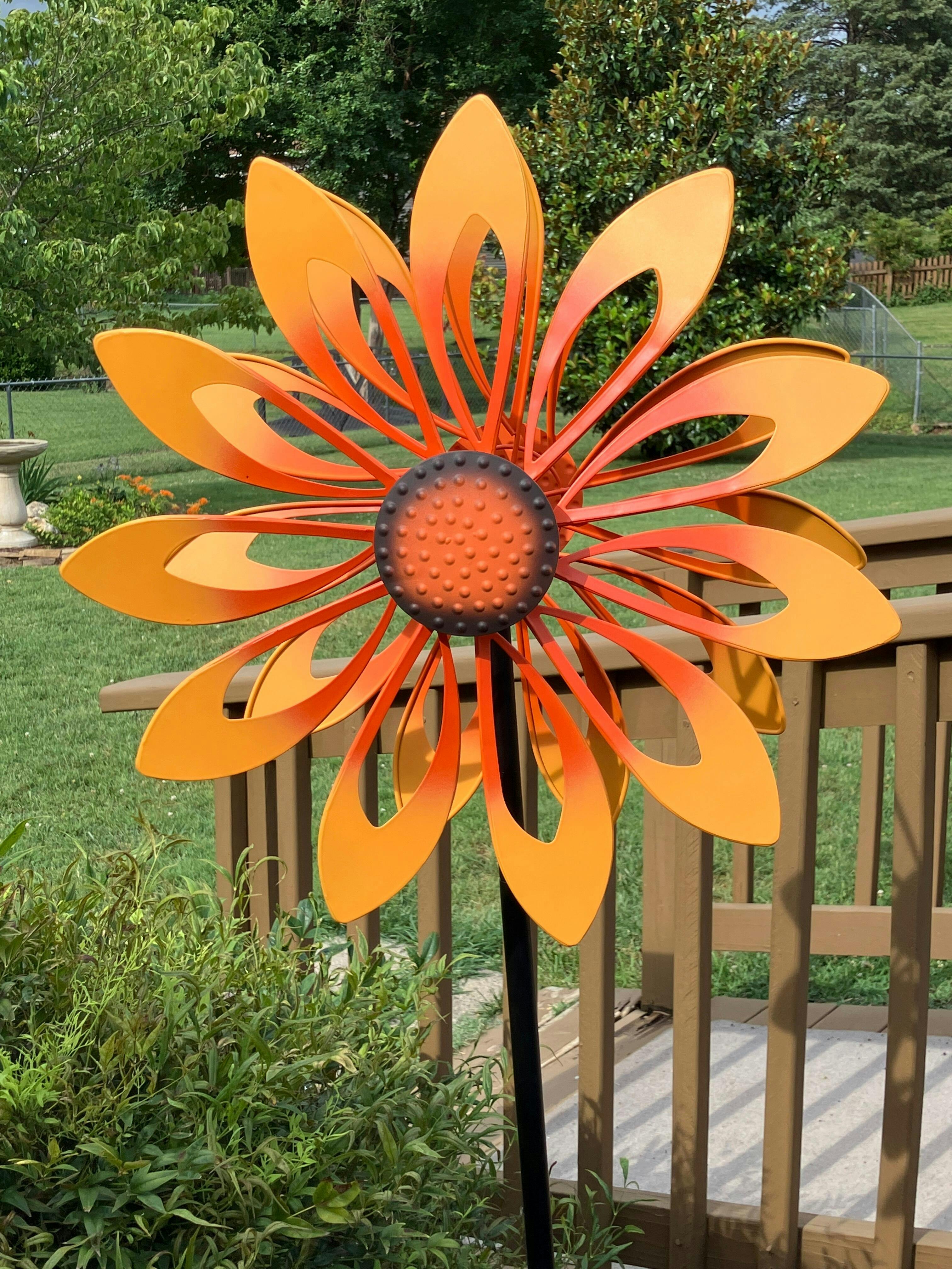 Sunny Daisy Wind Spinner – Cyan Oasis