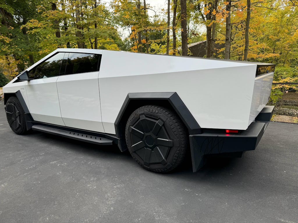 Tesla Cybertruck Running Board Set Nerf Bars Side Steps