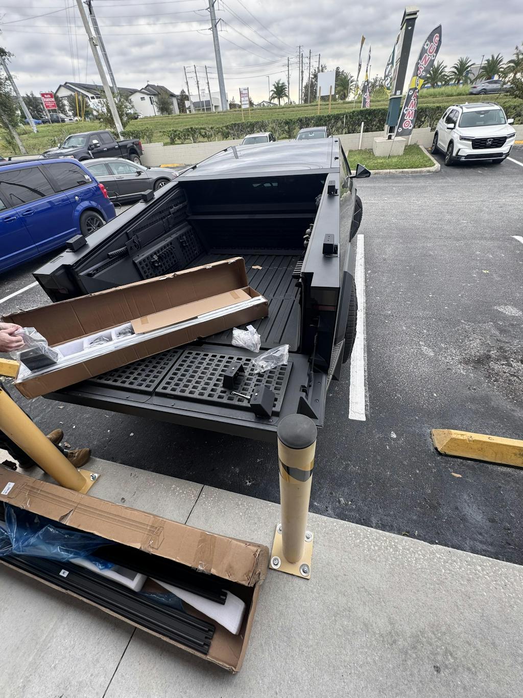 Tesla Cybertruck Crossbar Roof Rack Cargo Rack Carrier