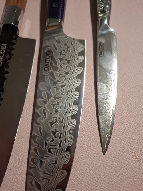 Cuțitul bucătarului, cuțitul pentru profesioniști, oțel damasc, mâner rășină model fagure, 20 cm (C15)