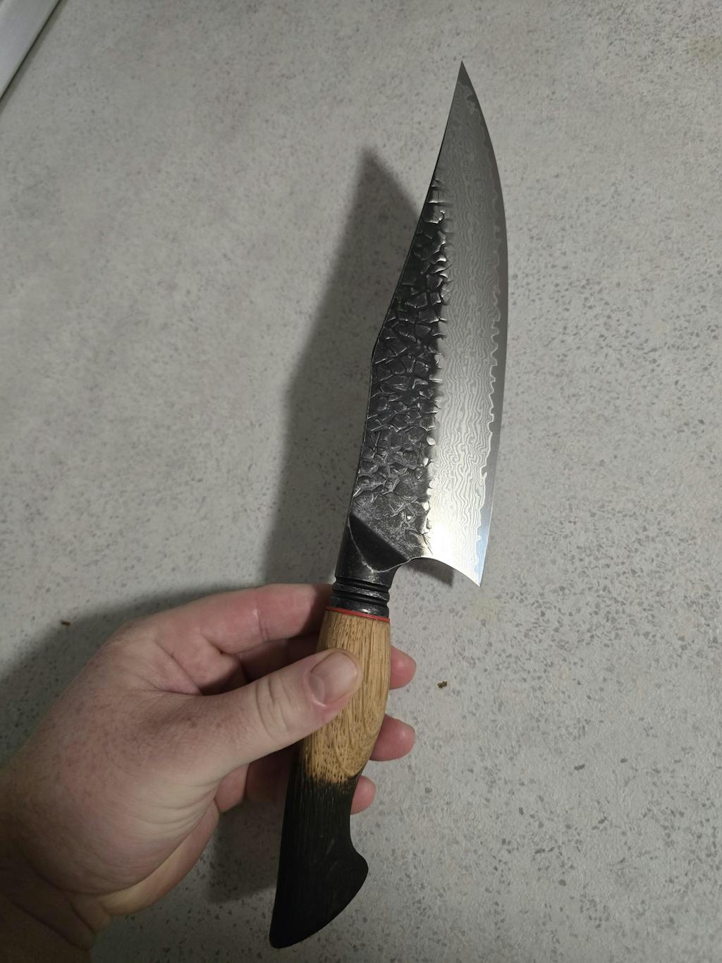 Cuțitul bucătarului, mâner ergonomic stejar alb, oțel damasc, 22 cm (C61)