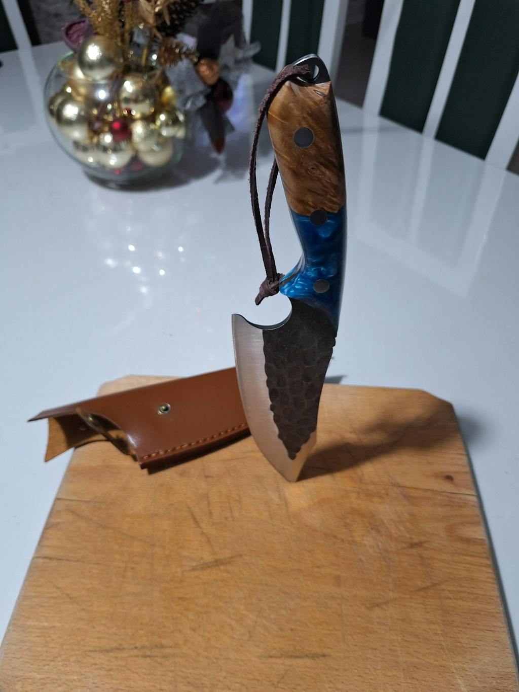 Zimbru 2.0 - Cuțit pentru camping, mâner ergonomic rășină, 17 cm