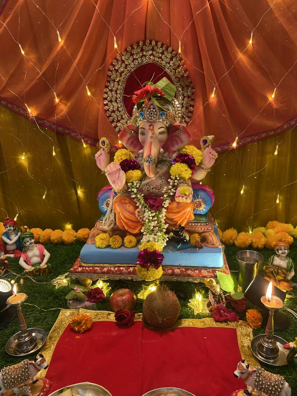 Majestic Jacquard Flower Chowki