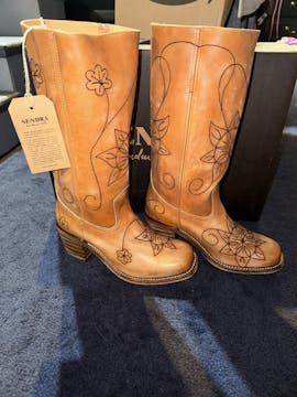 Floral Boots Cognac Brown