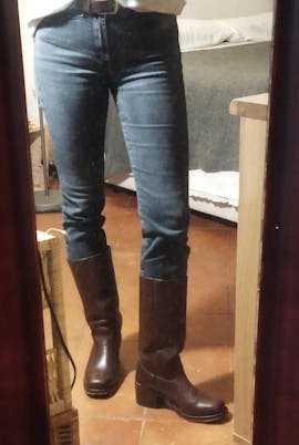 Chunky Boots in Burgundy Brown