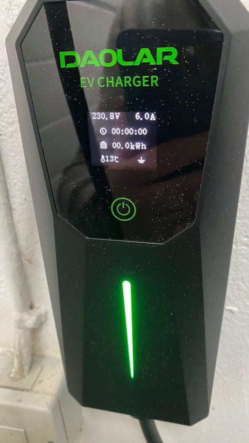 Daolar Typ 1 / Typ 2 Ladekabel Schuko 3.68KW  [1-Phase, 6-16A], Mobile Wallbox mit kontrollierbarer Digitalanzeige für Elektroauto, EV Ladegerät für Modell 3/Y, 3008/508, C5X, DS7, GLA, Q3, X3, ZOE, ID.3, ID.4 und andere PHEV/EV