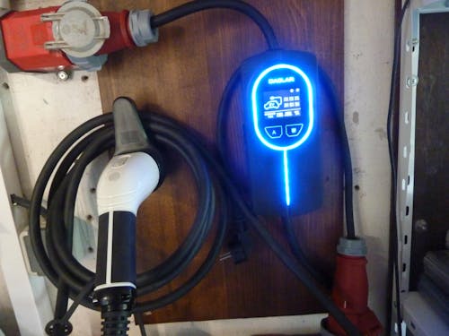 Daolar WIFI Steuerung Mobile Wallbox 11 kW 5 m / 10m 3-Phasen 8-16A Typ 2 Ladekabel CEE 16A auf Typ 2 mit einstellbarer Ladeleistung für Elektroauto, Unterstützung OCPP-Protokoll