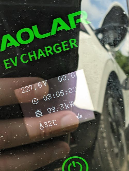 Daolar Typ 1 / Typ 2 Ladekabel Schuko 3.68KW  [1-Phase, 6-16A], Mobile Wallbox mit kontrollierbarer Digitalanzeige für Elektroauto, EV Ladegerät für Modell 3/Y, 3008/508, C5X, DS7, GLA, Q3, X3, ZOE, ID.3, ID.4 und andere PHEV/EV