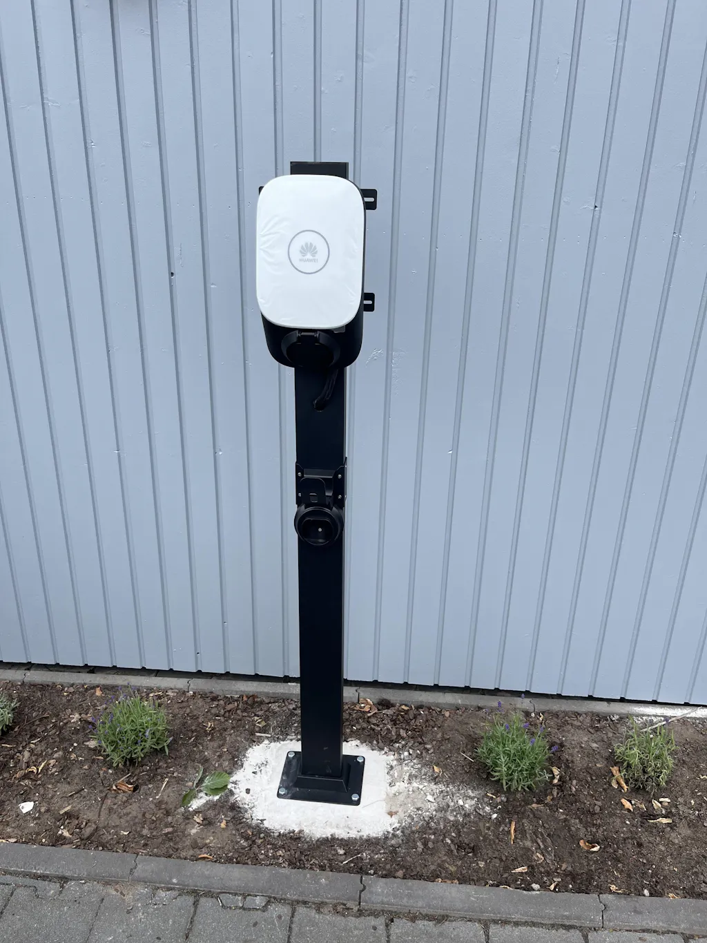 [Upgrade] Daolar Universal Wallbox Standsäule für Elektrofahrzeug Ladestation mit Ladekabelhalterung und Regenschutz