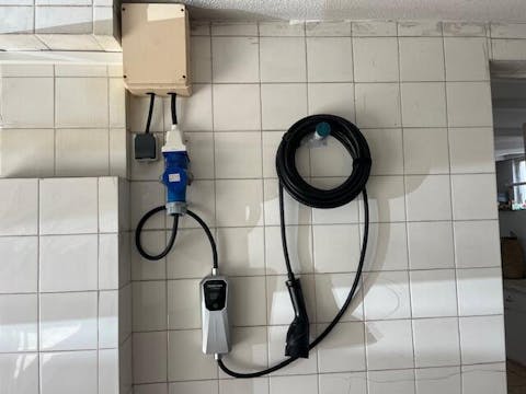 Daolar 7KW Mobile Mallbox 3-Pin CEE 32 A to Type 2 Car Charging Cable, 1-Phase 32A EV Charger with Schedule charging for Model Y/3, ID.3/4/5, MG4, EX30, e-up, e-tron, Zoe, Q4, Gla etc