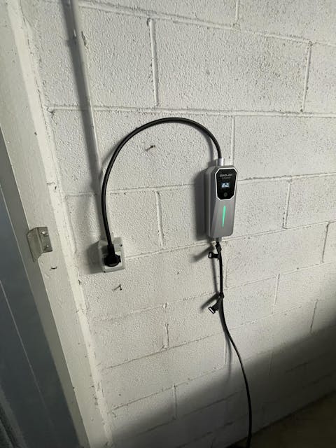 Daolar Mobile Mallbox 3.68KW [1-Phase, 10m, 6-16 A], Type 2 Charging Cable with Schedule charging for Model Y/3, ID.3/4/5, MG4, EX30, e-up, e-tron, Zoe, Q4, Gla etc