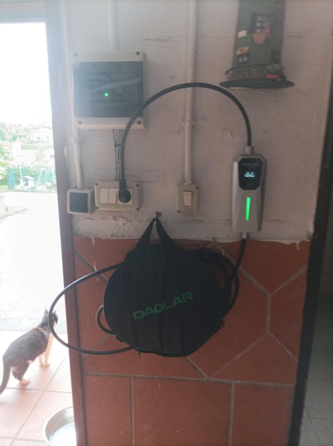 Daolar Mobile Mallbox 3.68KW [1-Phase, 10m, 6-16 A], Type 2 Charging Cable with Schedule charging for Model Y/3, ID.3/4/5, MG4, EX30, e-up, e-tron, Zoe, Q4, Gla etc