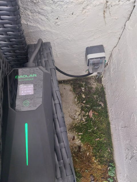 Daolar Type 1 / Type 2 Charging Cable Schuko 3.68KW [1-Phase, 6-16A], Mobile Wallbox with Controllable Digital Display for Electric Car, EV Charger for Model 3/Y, 3008/508, C5X, DS7, GLA, Q3, X3, ZOE, ID.3, ID.4 and Other PHEV/EV