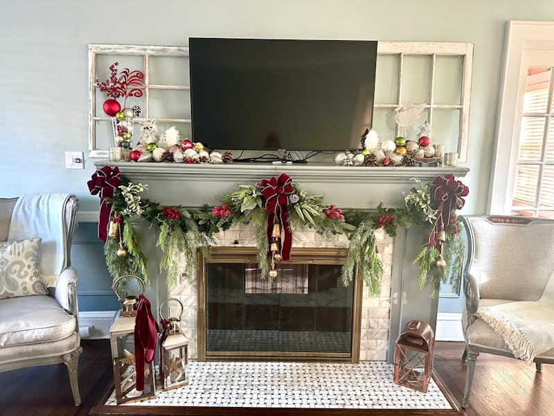 Seeded Eucalyptus, Mixed Pine & Juniper Berry Winter Greenery Pick Spray - 16"