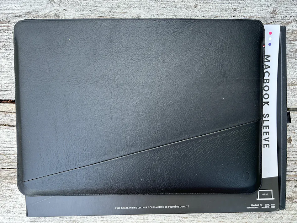 SLEEVE_MBP13 v.1 | Black – Decoded