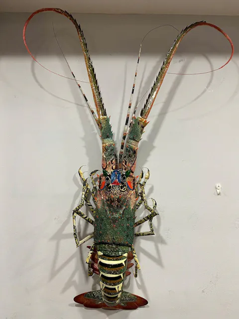 50-Inch Handmade Bamboo Lobster Model for Wall Decoration/Colorful Coastal Maritime–Style Wall Art Décor