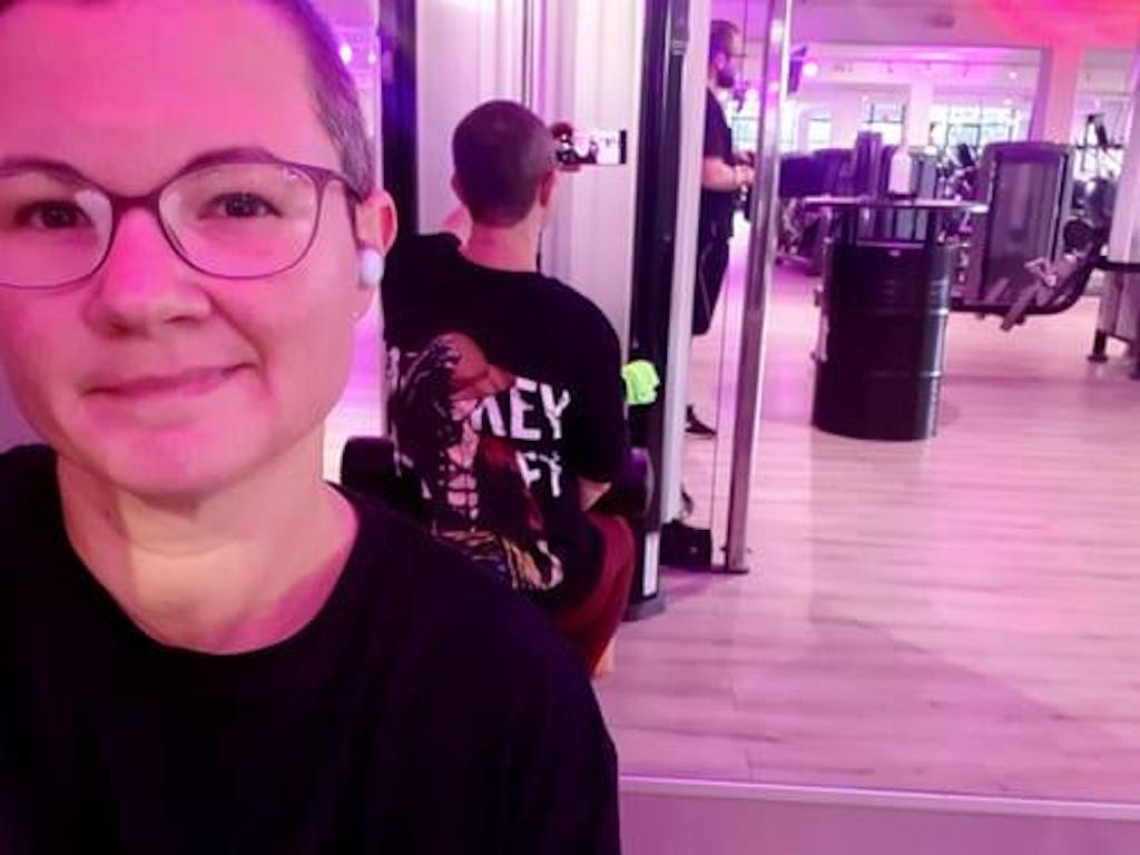 RUFFY OVERSIZE SHIRT (BACKPRINT)