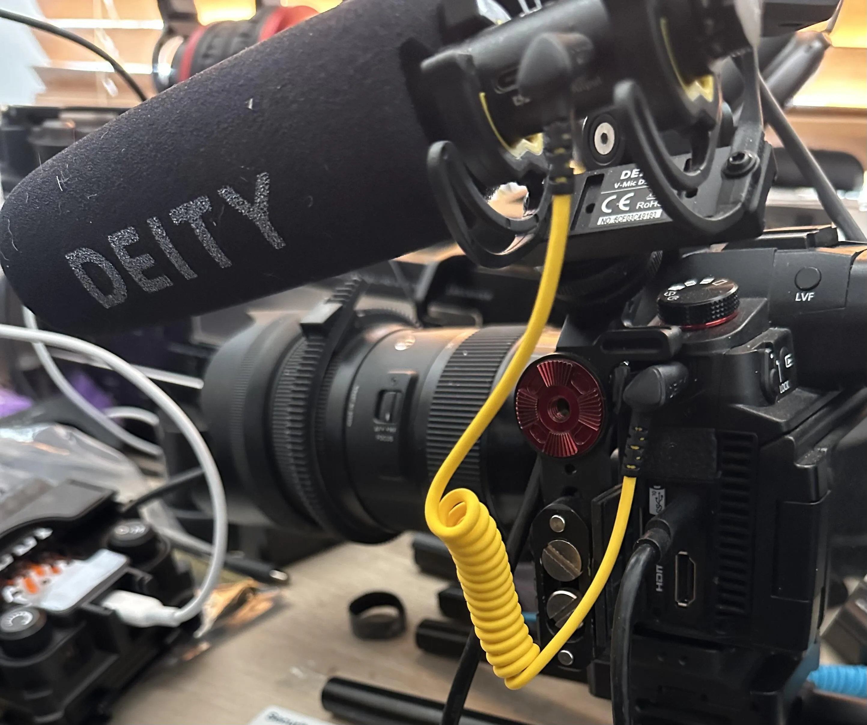 Locking 3.5mm TRS Timecode for Deity TC-1 to RED Bhutan Locking 3.5mm TRS Timecode for Deity TC-1 to RED Bhutan