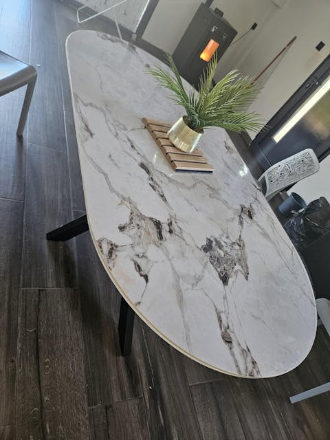 Table à manger noire céramique marbre blanc OTHO