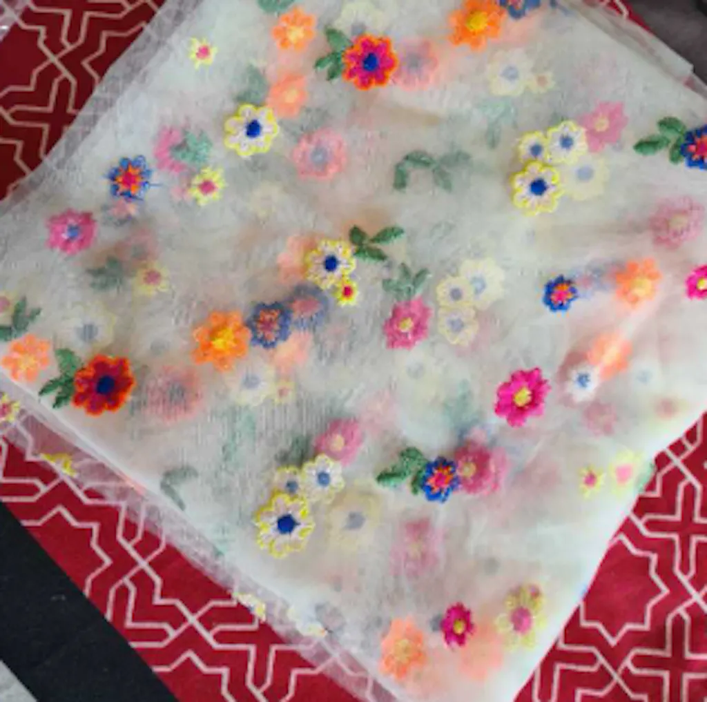 Sweeter Things Embroidered Lace Table Cloth Collection – Delicors