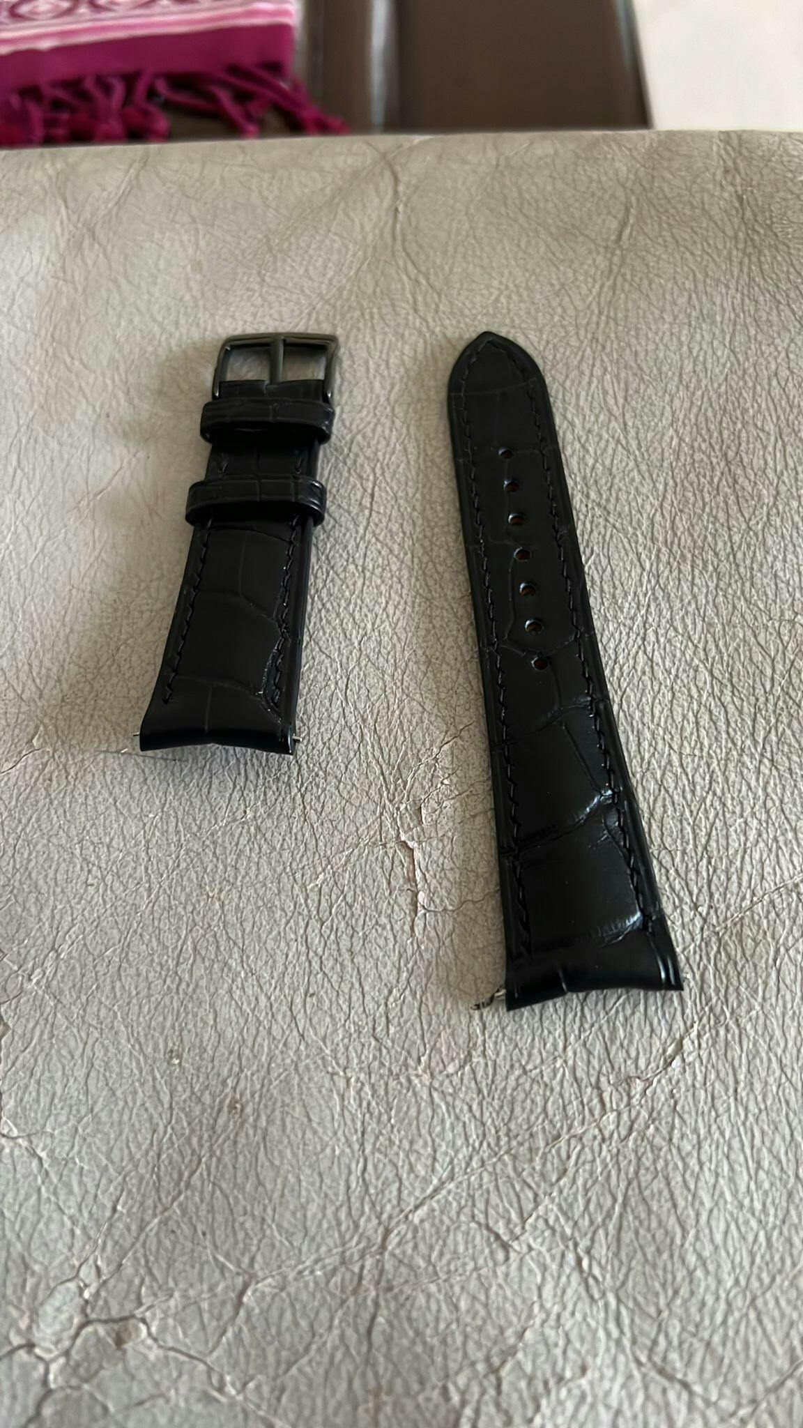 Matte Black Alligator Signature (Curved) Strap – Delugs