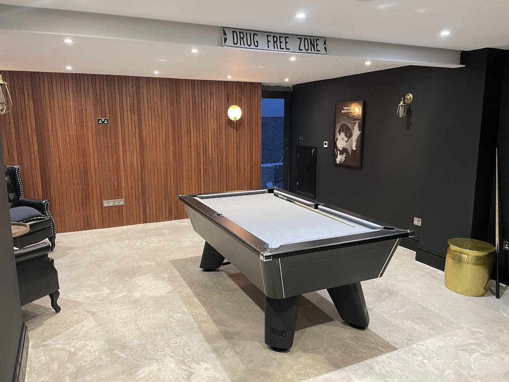 Cry Wolf Slate Pool Table - Matte Black - 6ft & 7ft