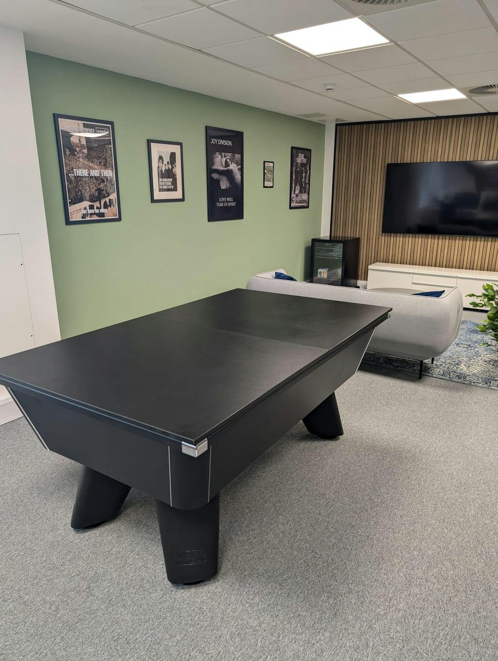 Cry Wolf Slate Pool Table - Matte Black - 6ft & 7ft