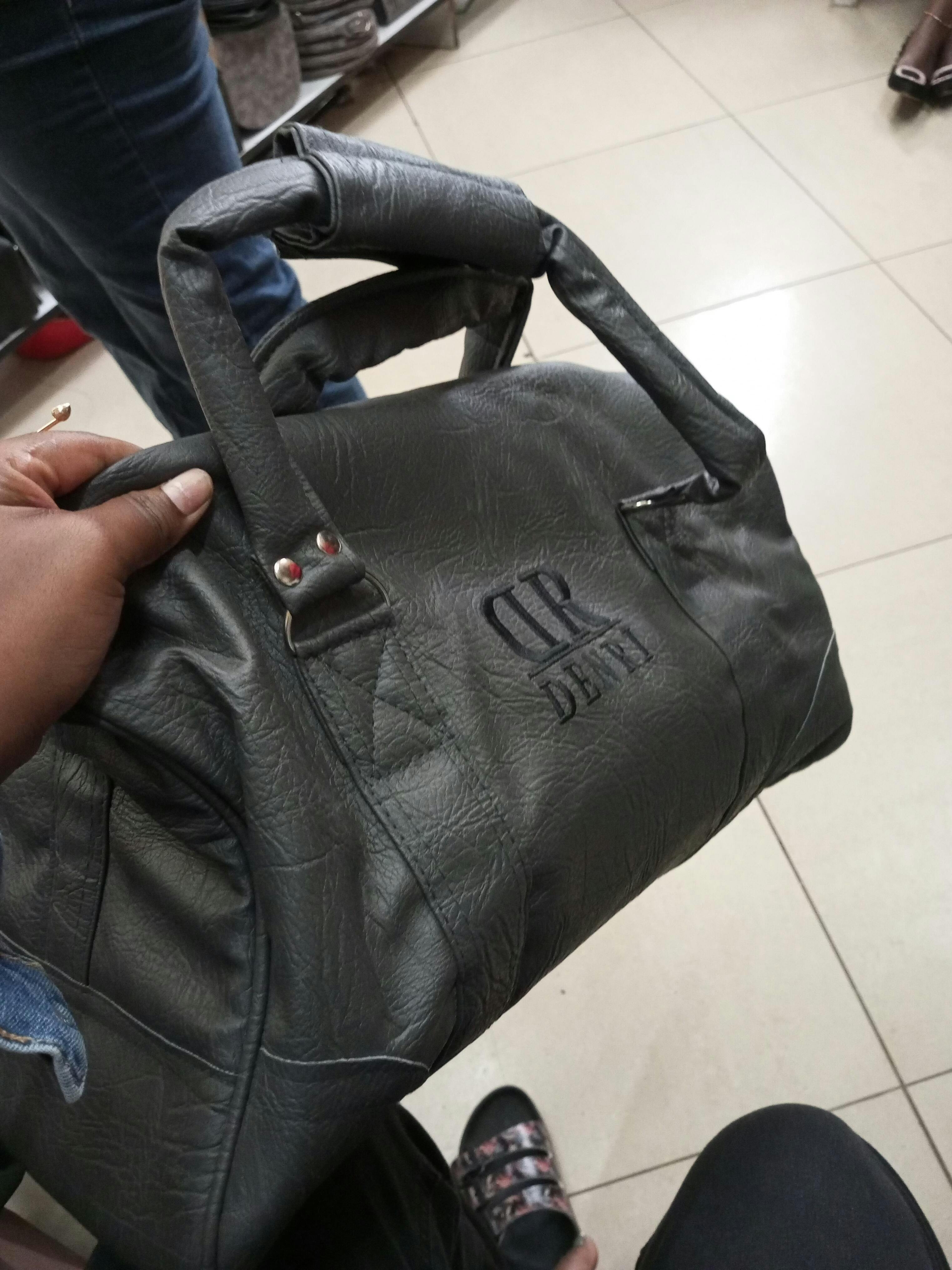 Standard Travel Bag – Spacious Hand & Travel Bag | Denri Africa