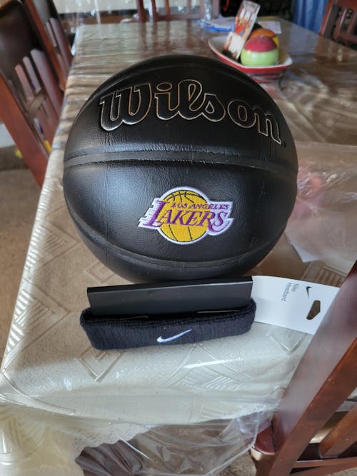 Wilson NBA Team Premier Los Angeles Lakers Basketball #7