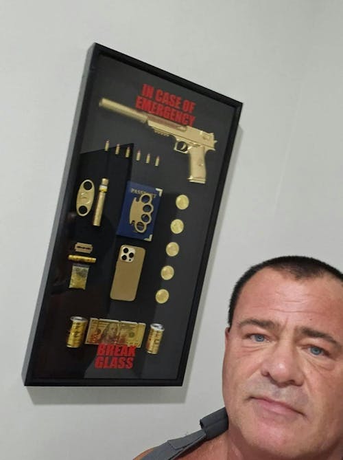 32×18 IN | XXL GOLD EXIT