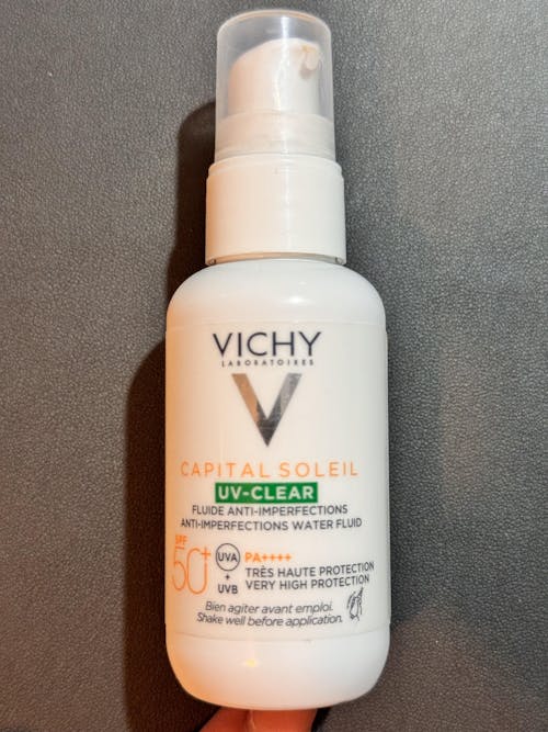 Vichy Capital Soleil UV-AGE DAILY FPS 50, Protector solar facial anti-envejecimiento con color, 40ml